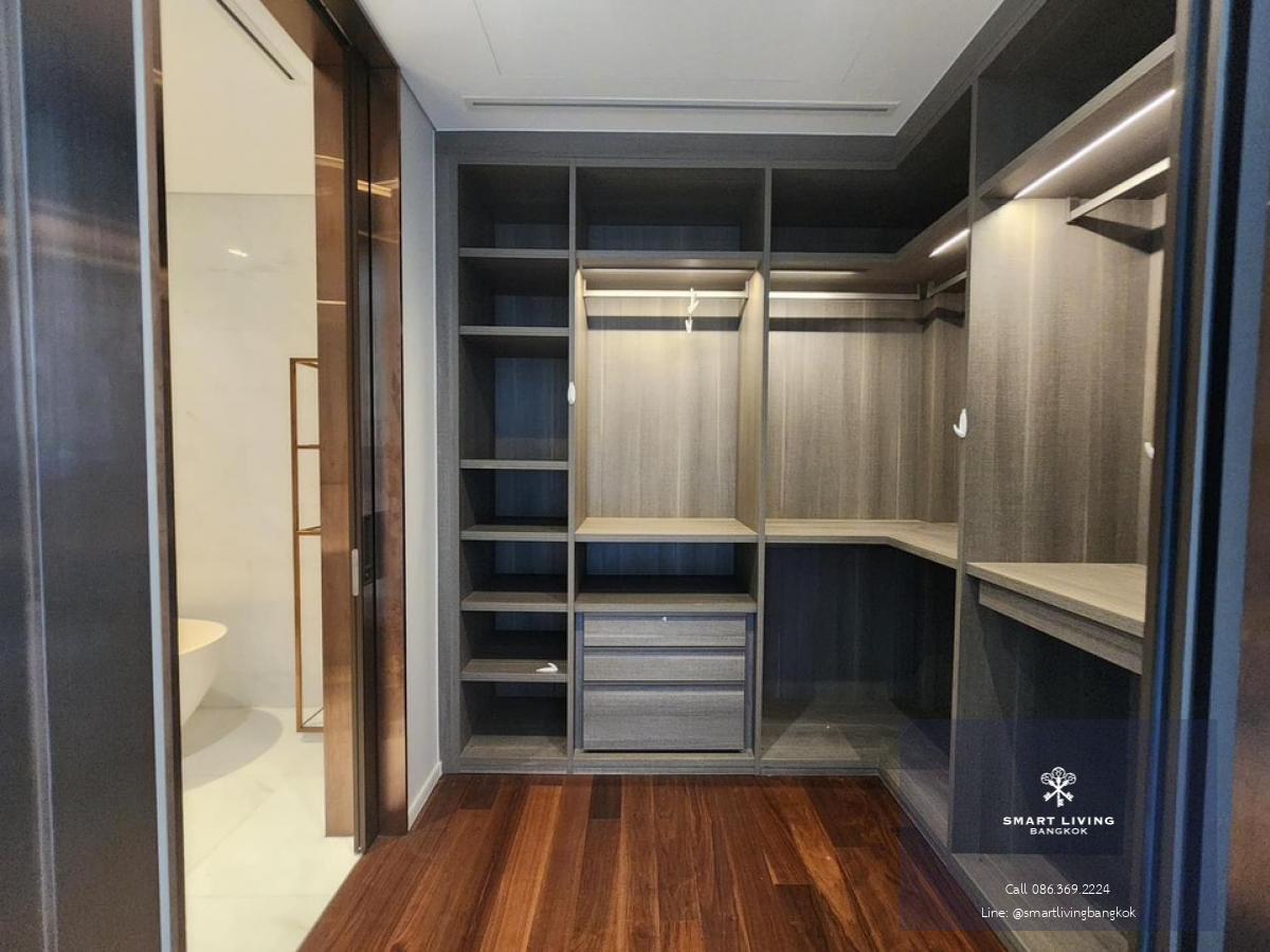 📢👇 Rare item big size unit for 2 beds at The Residences at Sindhorn Kempinski , The most luxury brand new project and  unit in prime area in Sindhorn village next to Velaa community mall in Langsuan, peaceful and quiet, conceige service as 5 stars hotel,