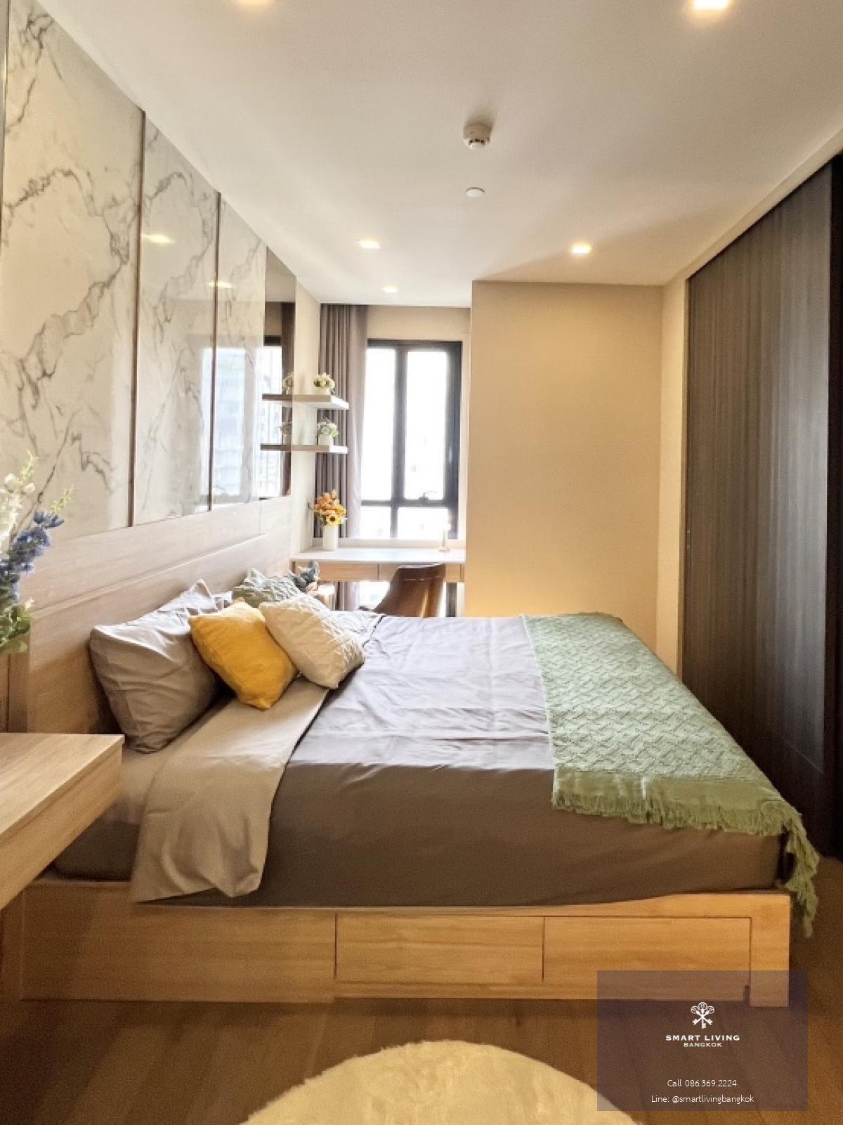 📢👇One of the most wanted place to live at Ashton Asoke as located on the main street and close to BTS and MRT, near many shopping mall such as Terminal 21, Emporium etc. Fully furnished, ready to move in