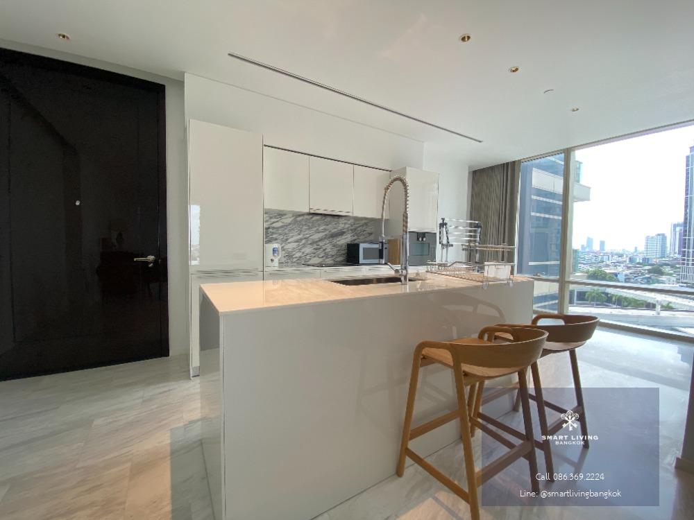 Experience with The Ultra luxury Condo near Chrao phraya river, Huge and furnished surrounded by convenience place