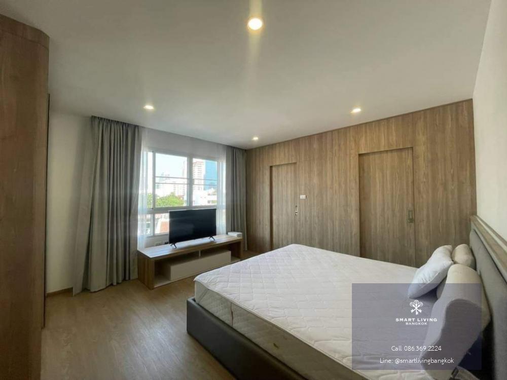 📢👇 Feel like home in the heart of  Sathorn , low rise condo, corner unit with 3 beds 3 balconies , quiet and peaceful , near many restaurants, schools, Lumpini park, convenient transportation , fully furnished