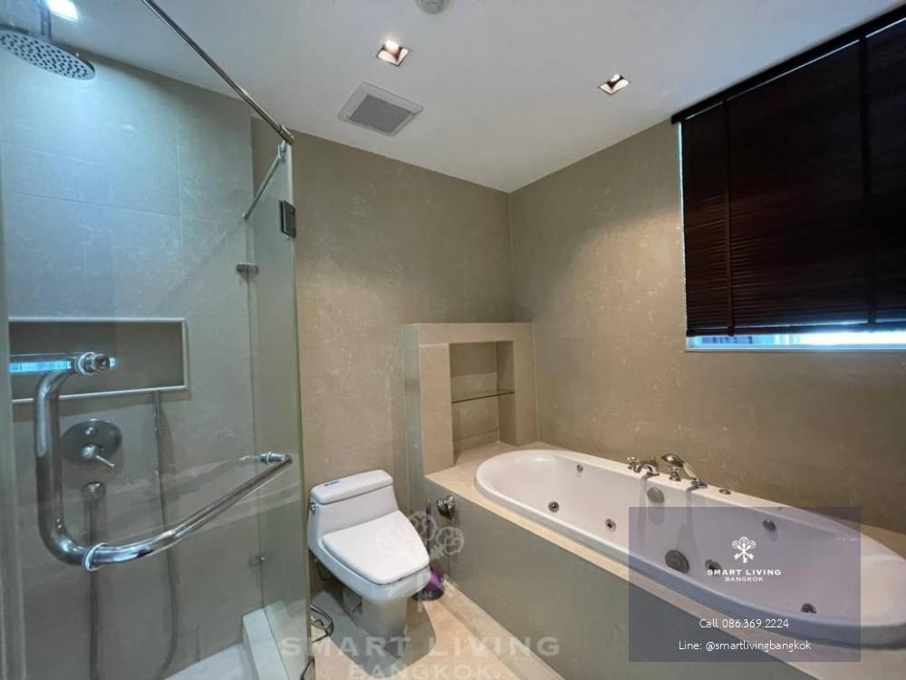 For rent :one of Luxury condominium in the nice area of Bangkok  Athenee residence