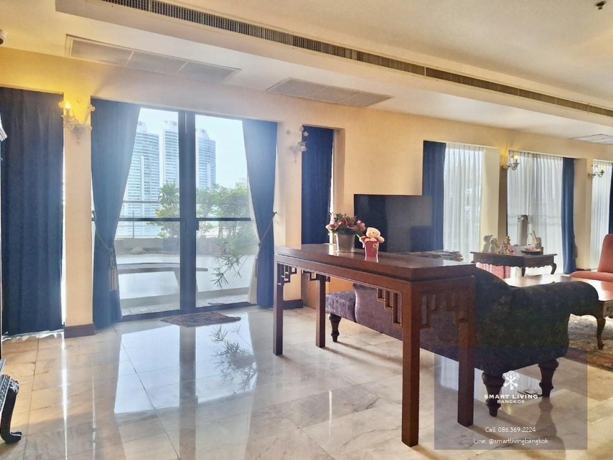 📢👇Living or investing in luxury duplex unit with private pool and panoramic city view , walking distance to Emporium