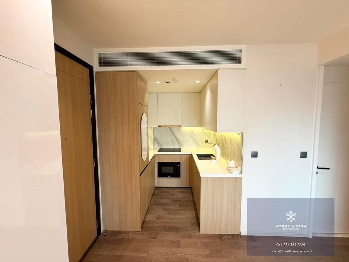 📢👇One of brand new petfriendly condo and unit , easily traveling in many routes and transportation as near BTS, MRT, ARL,unblocked view, corner unit, free internet, ready to move in