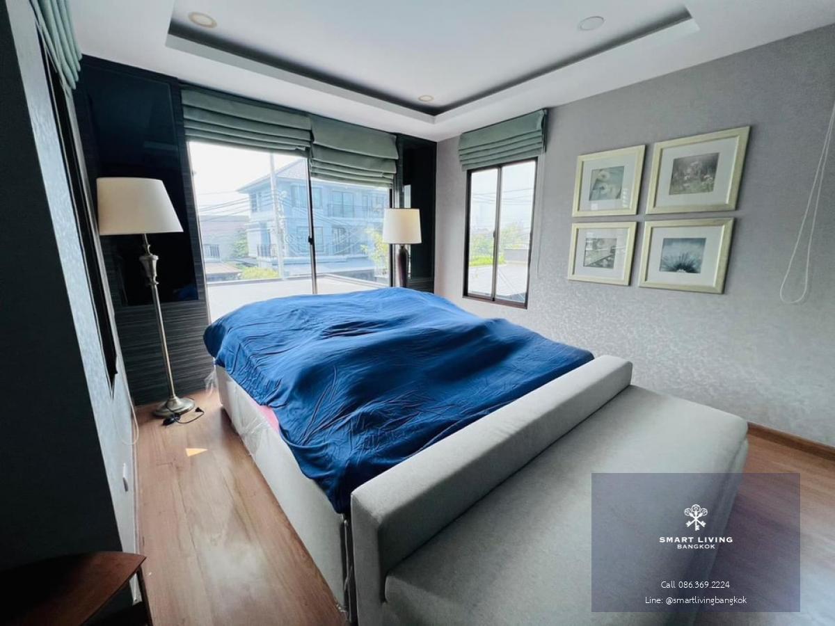 **** April promotion rent with in this month only 220k ****📢👇 Corner unit near club house. This project is very convenient access to enter and exit the city through multiple routes such as Phatthanakan Road, Sukhumvit 77 Road, and Sri Nakarin Road