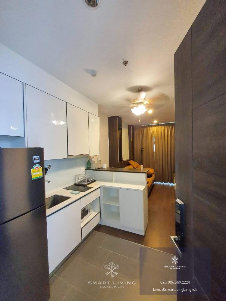 C Ekkamai 1 bed, nice and modern unit, never been rented with clear city view.