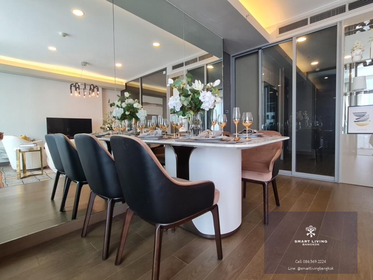 📢👇Luxurious condominium in the heart of Asoke-Rama 4, conceige service from a world-class hotel , also many special offer such as free transfer expenses etc.