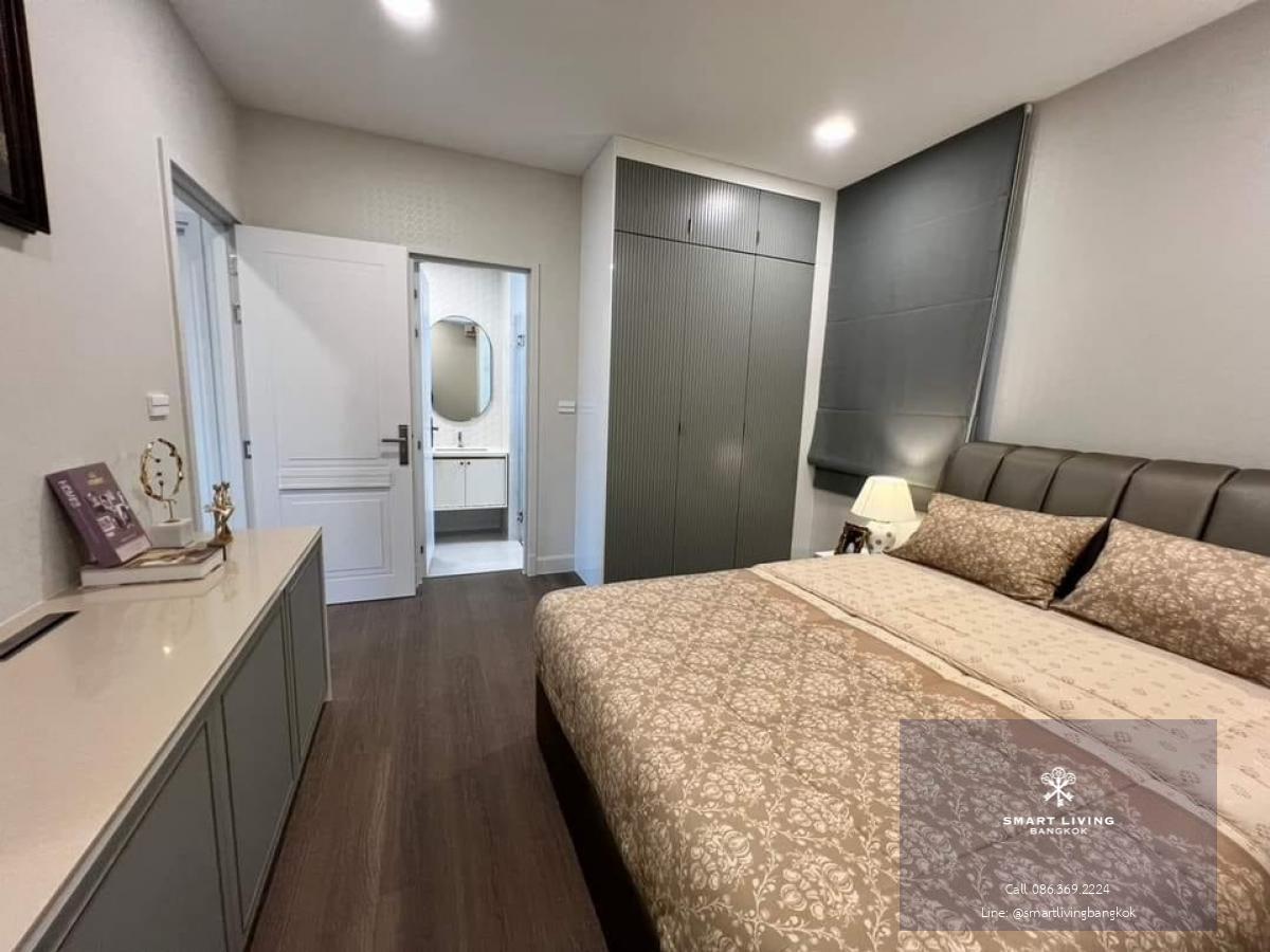 📢👇 The luxury house in good compound and security at Nantawan Rama 9 - New Krungthepkreetha,  located near Brighton International School, Wellington International School, and Suvarnabhumi Airport, fully furnished.