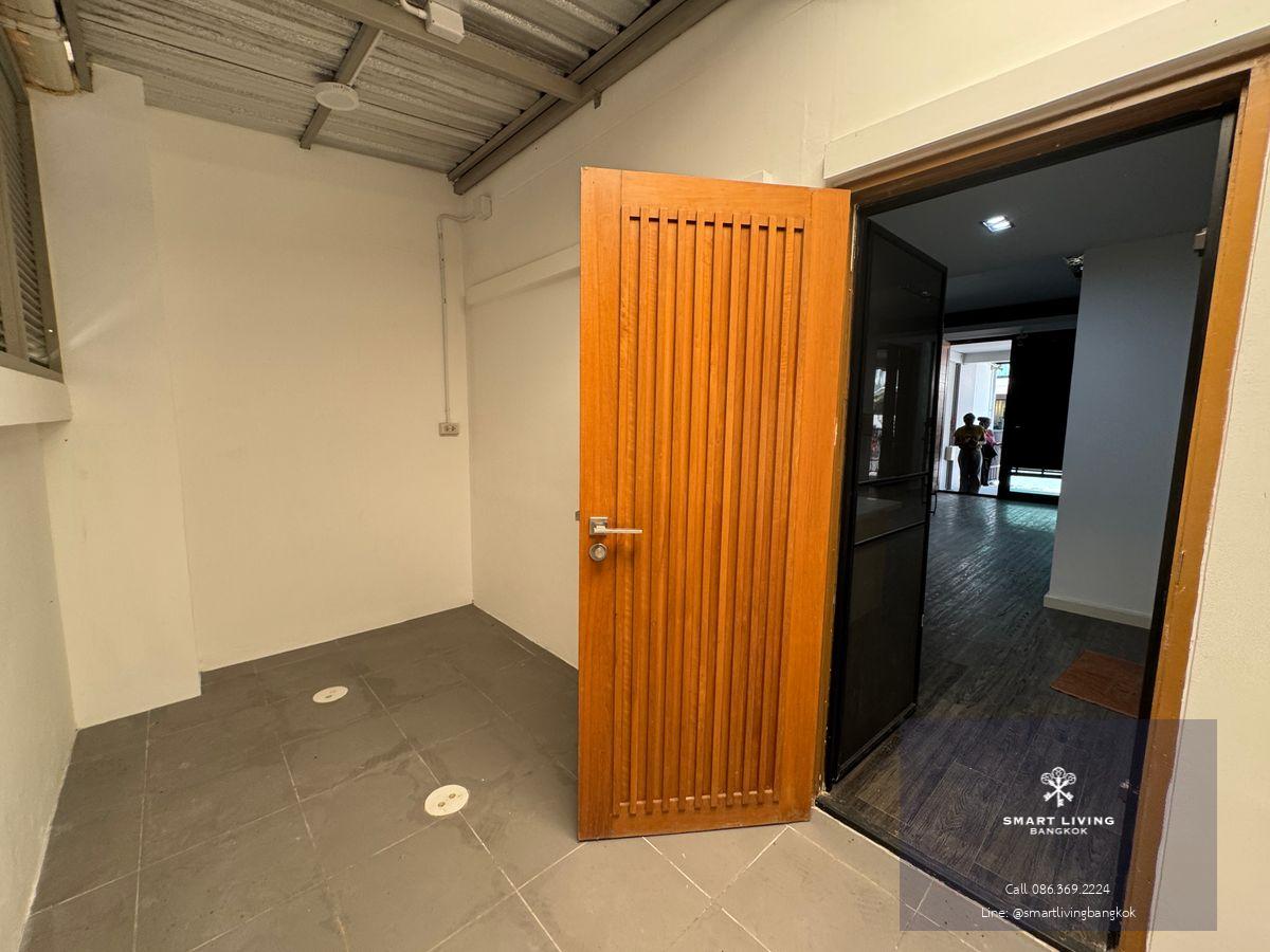 ขาย Townhouse Sukhumvit 3ชั้น  พื้นที่กว้างห้องจัดแยกเป็นสัดส่วน ทำเลดี ใกล้ทางพิเศษฉลองรัช พร้อมเข้าอยู่