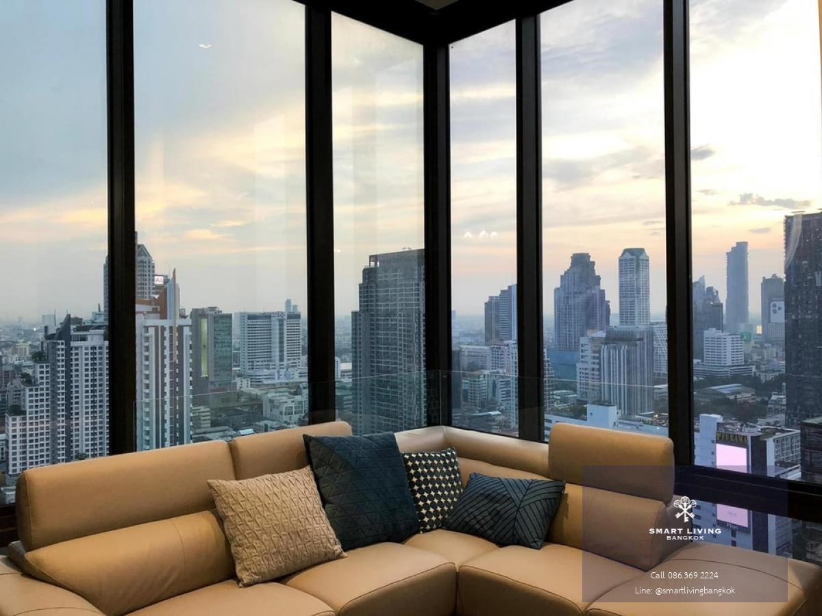 📢👇 Living at Ashton Silom is very worthwhile , reasonable price for 2 beds , modern decoration, unblocked city view, fully furnished, convenient access to multiple transportation routes, close to the BTS and expressways. Ready to move in