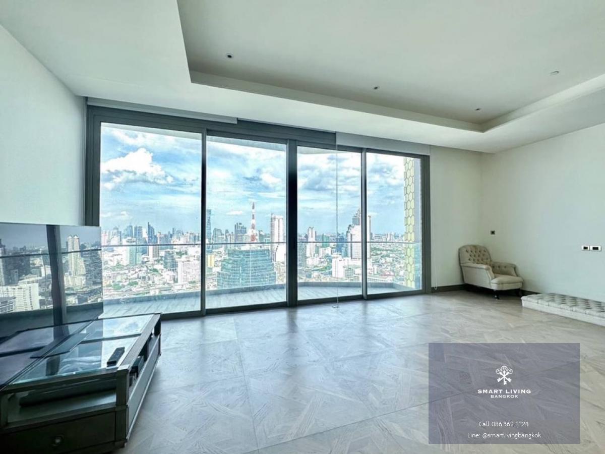 📢👇For sale / rent  Luxury condo by the river, 3 beds , long big balcony with river view, near Icon Siam.