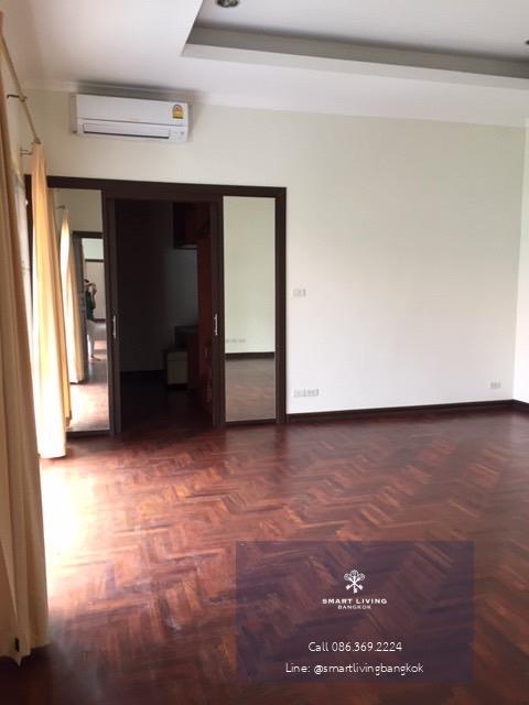 House with private pool 4 bedrooms in the compound partly furnished, walking to BTS Thonglor 10 mins @150,000