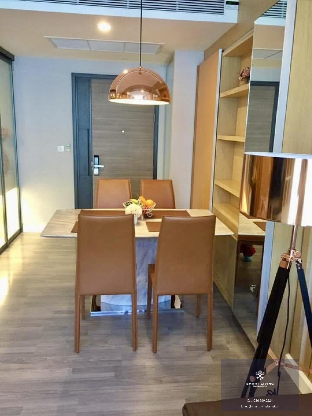 📢👇 Good deal for corner unit at The Room Sathorn - TanonPun  one of the most sought-after condominiums for living or investment because it is located in an area close to numerous business centers, schools and hospitals.