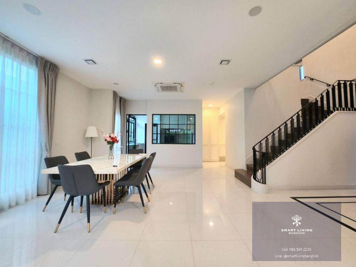 📢👇 New corner single house for rent , never occupied, located in Nantawan Rama 9 - New Krungthepkreetha, a luxury compound with excellent security. Close to Brighton International School, Wellington International School, and Suvarnabhumi Airport. Fully fu