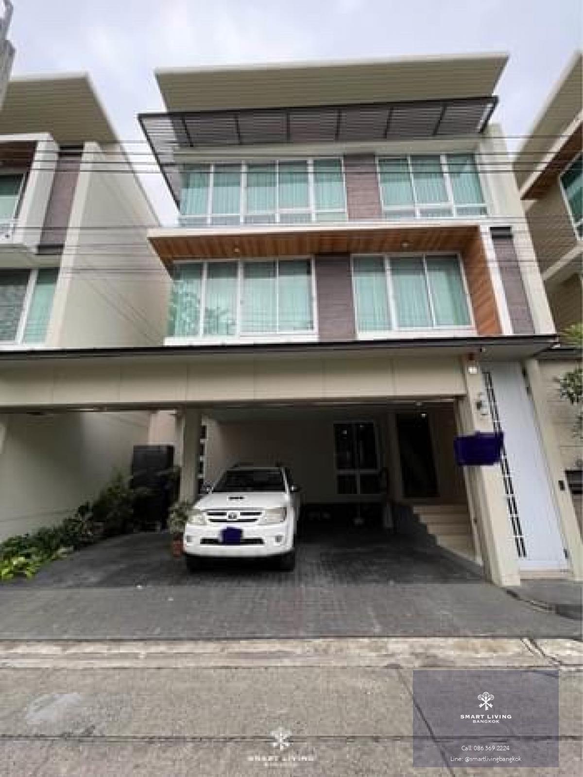 📢👇 Townhome with private pool, beautifully designed and decorated, guaranteed by the Think of Living Best Housing Award. It is suitable for living with convenient access to multiple routes, including Vibhavadi and Phaholyothin road. Additionally, it\ 