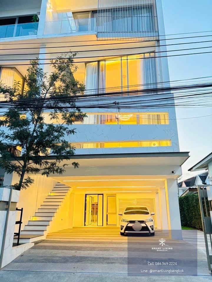 📢👇Brand new townhome for living or office, 4 storey with lift, good location as easily for traveling  from both Soi Ratchada 32 and Soi Ladprao 35 , near BTS Yellow Line, Phawana Station, fully furnished, ready to move