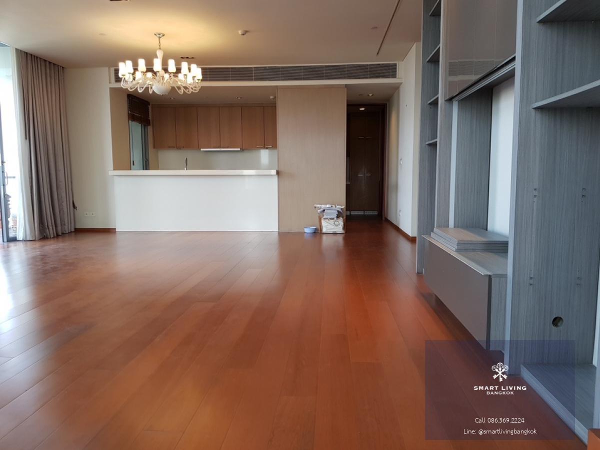 📢👇Rare item  Luxury condo 4 beds Duplex, private lift and pool, spacious living room , unblocked view, located in Sathorn, next to Sukhothai Hotel. There are three exits: one to Soi Suan Phlu , Soi Nanta(Sathon 1),  Sukhothai hotel ( south Sathon ), conce