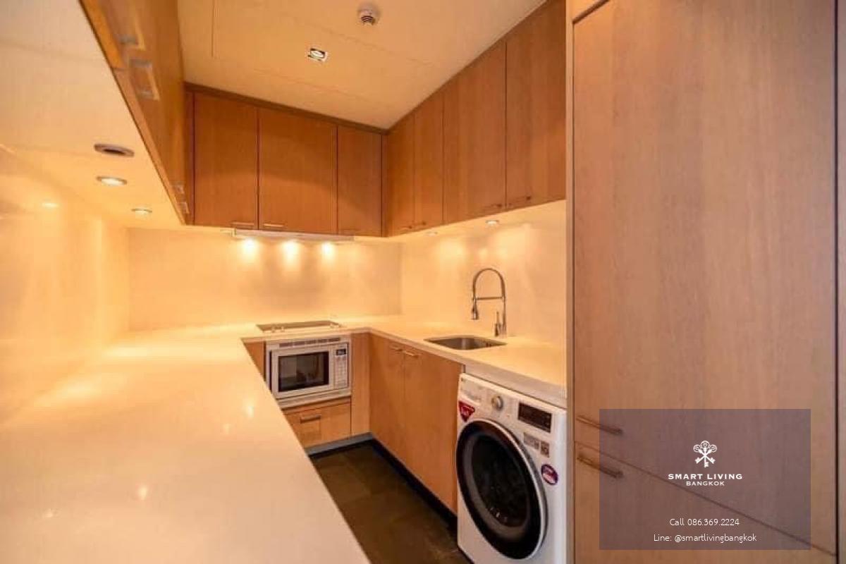 📢👇Luxury condo 1 bed Duplex, private lift, nice modern decoration, spacious living room , unblocked view, located in Sathorn, next to Sukhothai hotel. There are three exits: one to Soi Suan Phlu , Soi Nanta(Sathon 1),  Sukhothai hotel ( south Sathon ), co