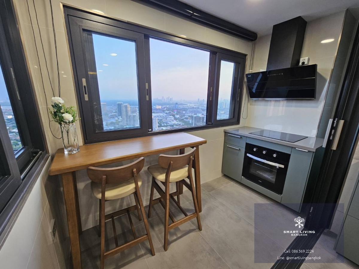 📢👇 DON’T MISS IT , VIEW AND BOOK NOW.Just renovated big size unit, all with brand new whole unit, 3 beds, walkable to BTS Phromphong , Big balcony , unblocked with river and city view, ready to move in now: