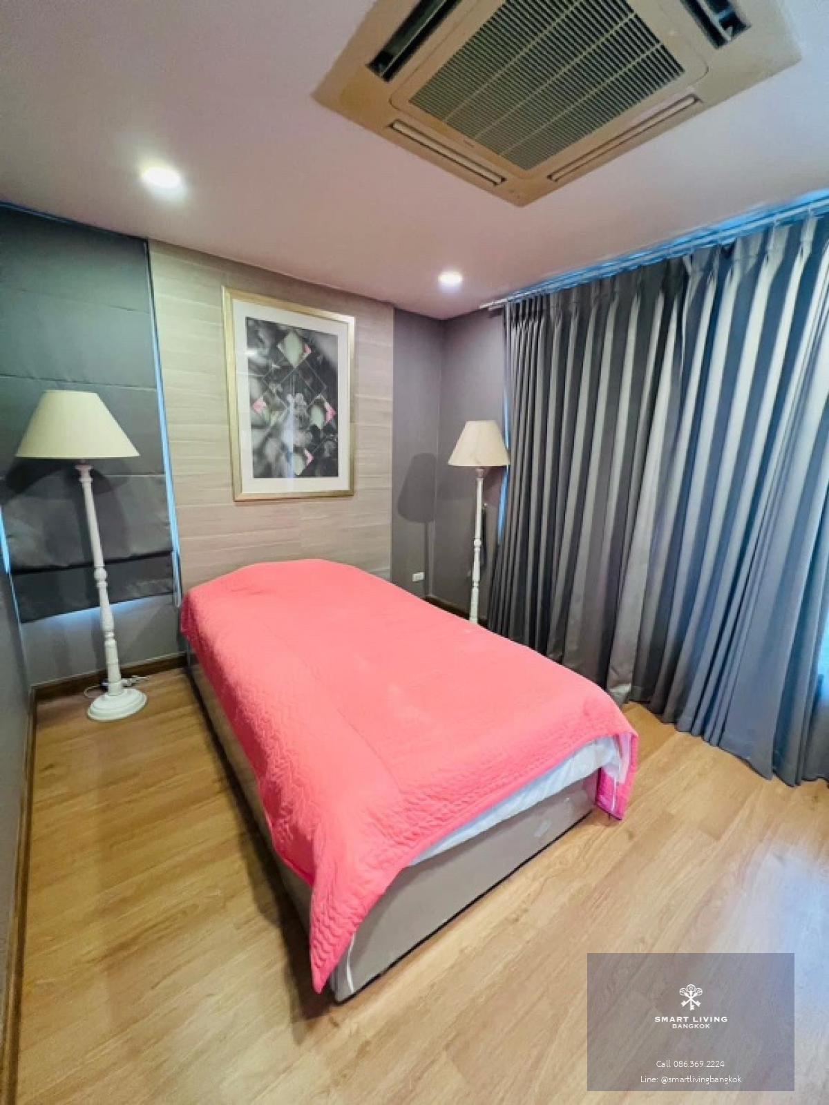 **** April promotion rent with in this month only 220k ****📢👇 Corner unit near club house. This project is very convenient access to enter and exit the city through multiple routes such as Phatthanakan Road, Sukhumvit 77 Road, and Sri Nakarin Road