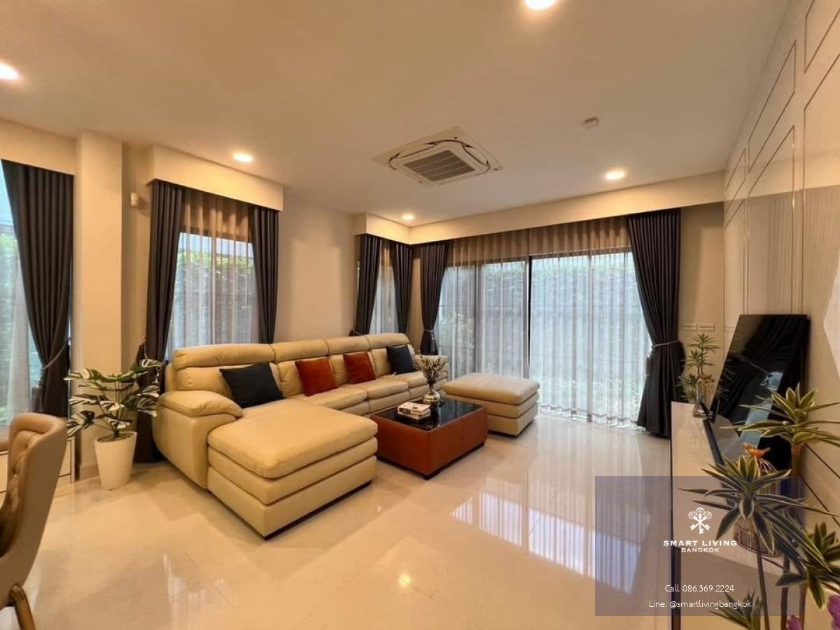 📢👇 The luxury house in good compound and security at Nantawan Rama 9 - New Krungthepkreetha,  located near Brighton International School, Wellington International School, and Suvarnabhumi Airport, fully furnished.