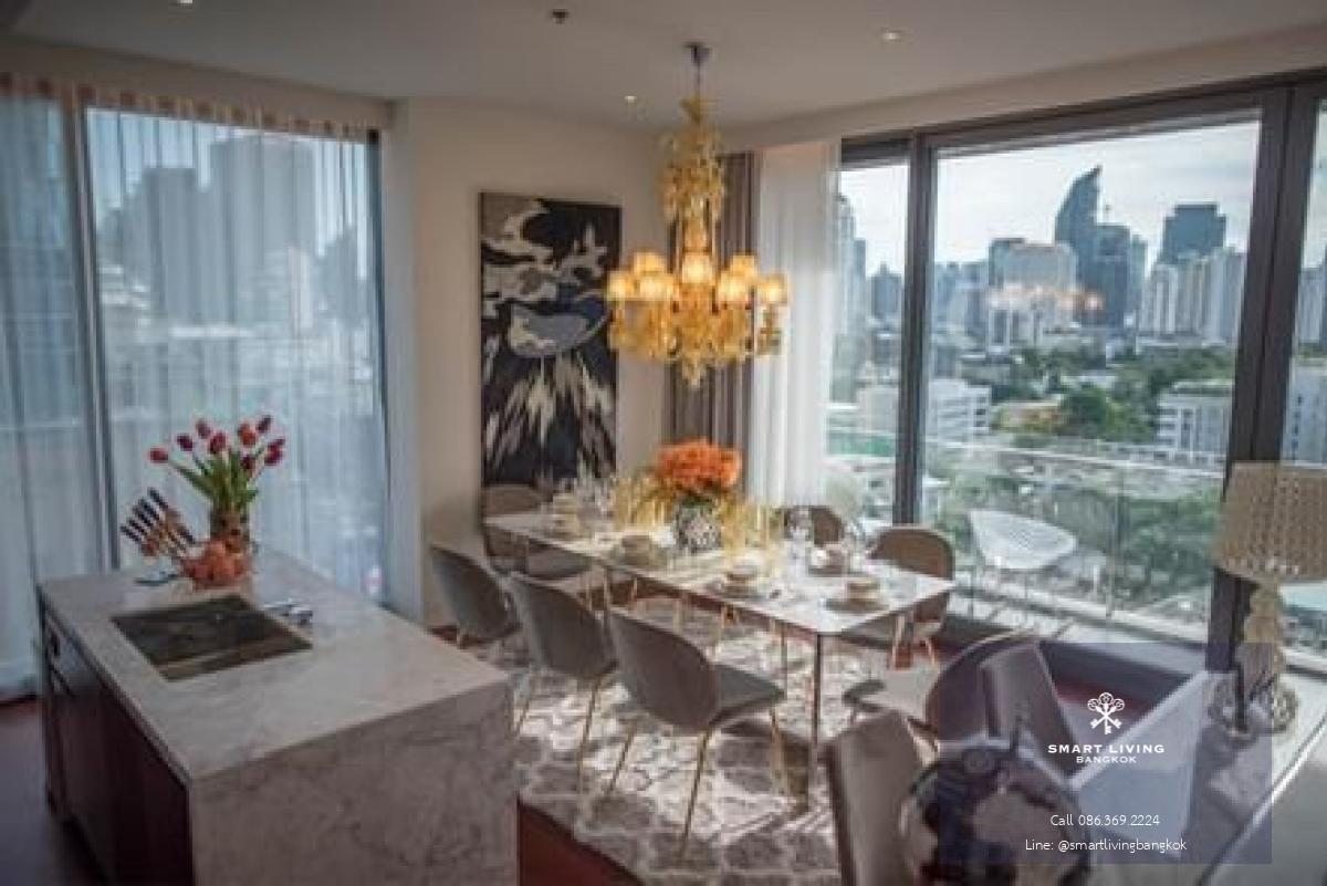 📢👇 WOWWWWWWow! Luxury condo in Thonglor.Wow! Fully decorated by Starck’s design.Wow! Big living room, long balcony city viewWow! Good price