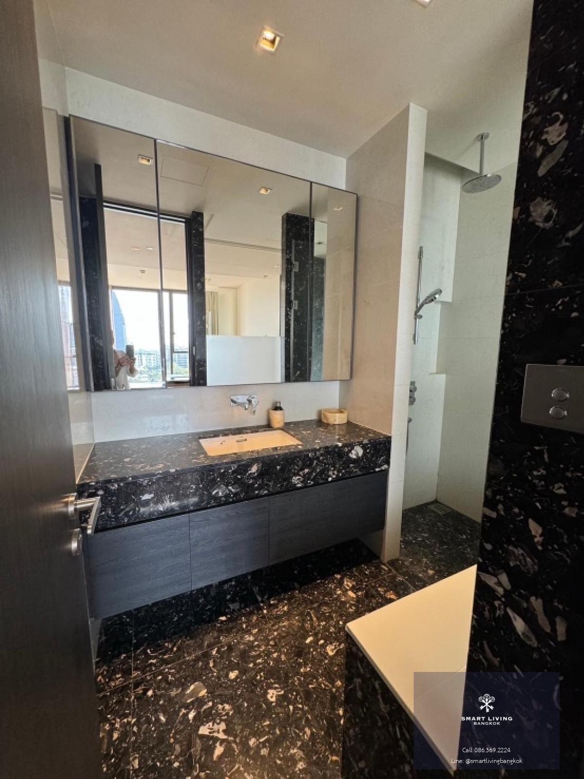 📢👇 Hurry book now. Very good price for luxury condo with 5 stars concierge service, close to BTS, only about 10 mins walk to Em district , nice layout and decor, fully furnished, ready to move in