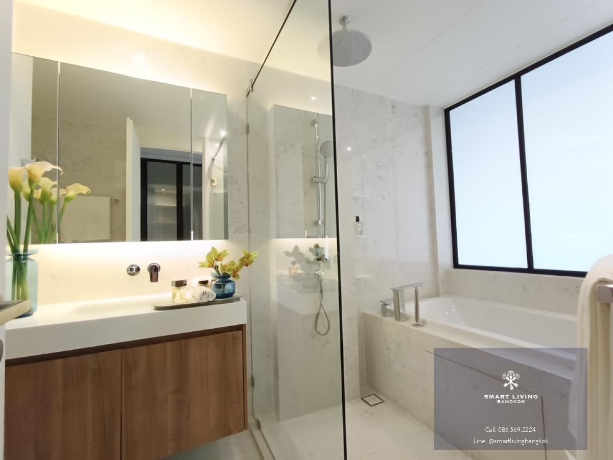 📢👇One of brand new petfriendly condo and unit , easily traveling in many routes and transportation as near BTS, MRT, ARL, nice modern luxury decor, ready to move in