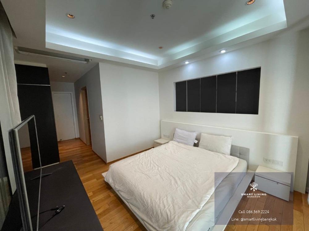 The Emporio Place for rent! 1 Bedroom Duplex fully furnished high floor located in Soi Sukhumvit 24 near BTS Phromphong