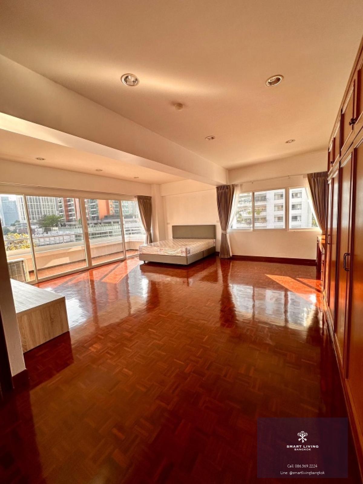 📢👇Living in Emdistrict near many popular shopping mall, big Balcony 2 sides for huge city view