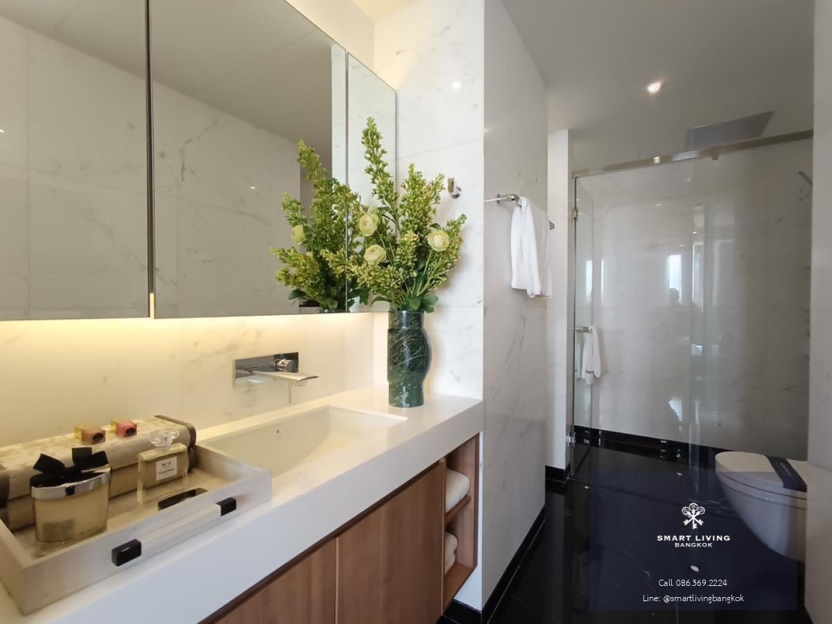 📢👇One of brand new petfriendly condo and unit , easily traveling in many routes and transportation as near BTS, MRT, ARL, nice modern luxury decor, ready to move in