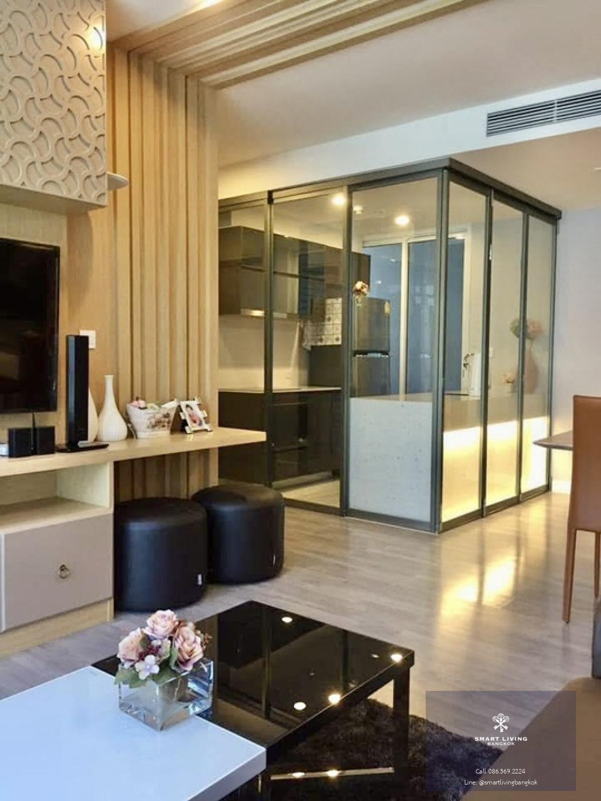 📢👇 Good deal for corner unit at The Room Sathorn - TanonPun  one of the most sought-after condominiums for living or investment because it is located in an area close to numerous business centers, schools and hospitals.