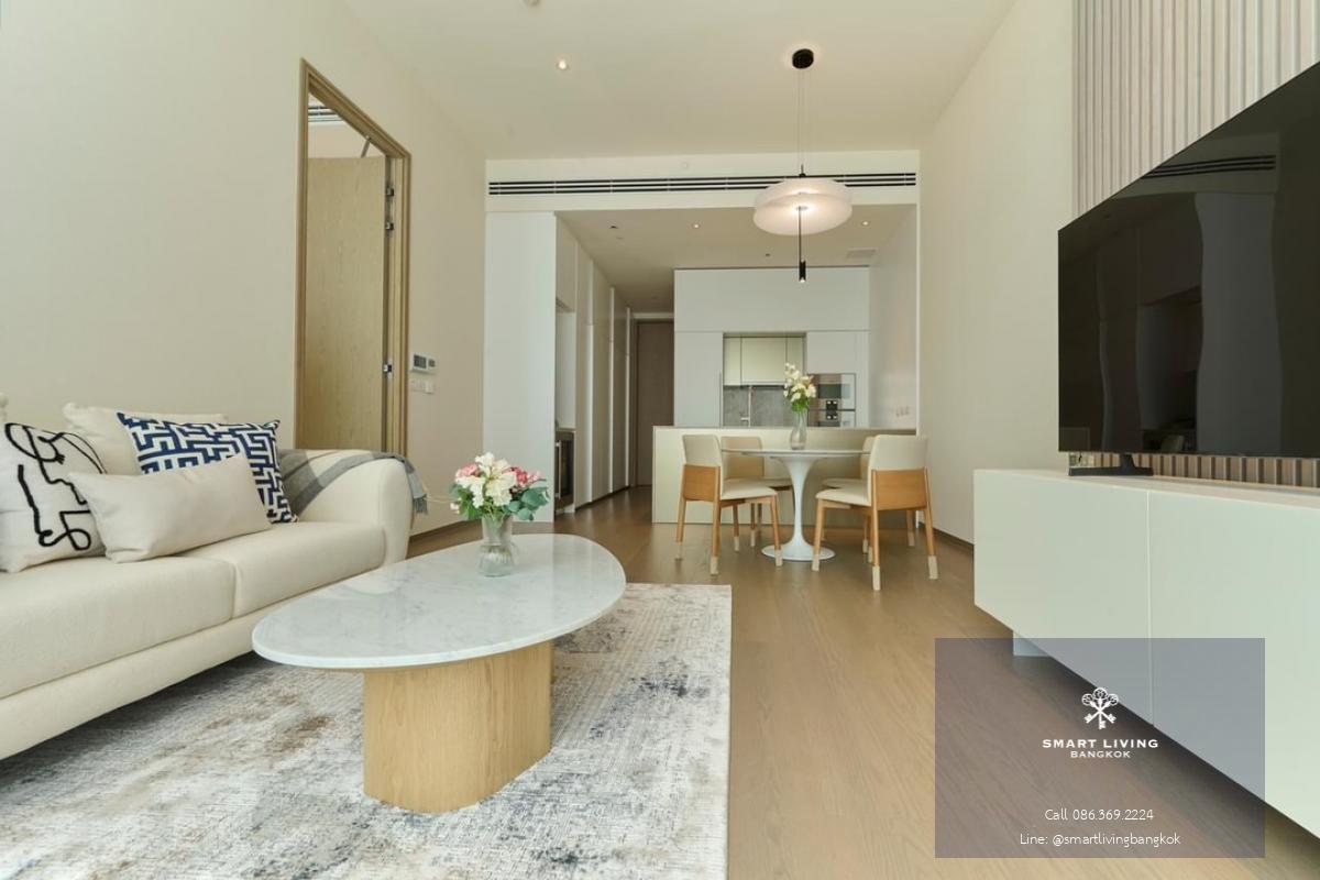 📢👇Super luxury place to live located on Langsuan Road, easily access to Bangkok’s premier shopping, dining, and entertainment districts. Enjoy the best of urban living with proximity to Central Embassy, Gaysorn Village, and Lumpini Park. Fully furnished w