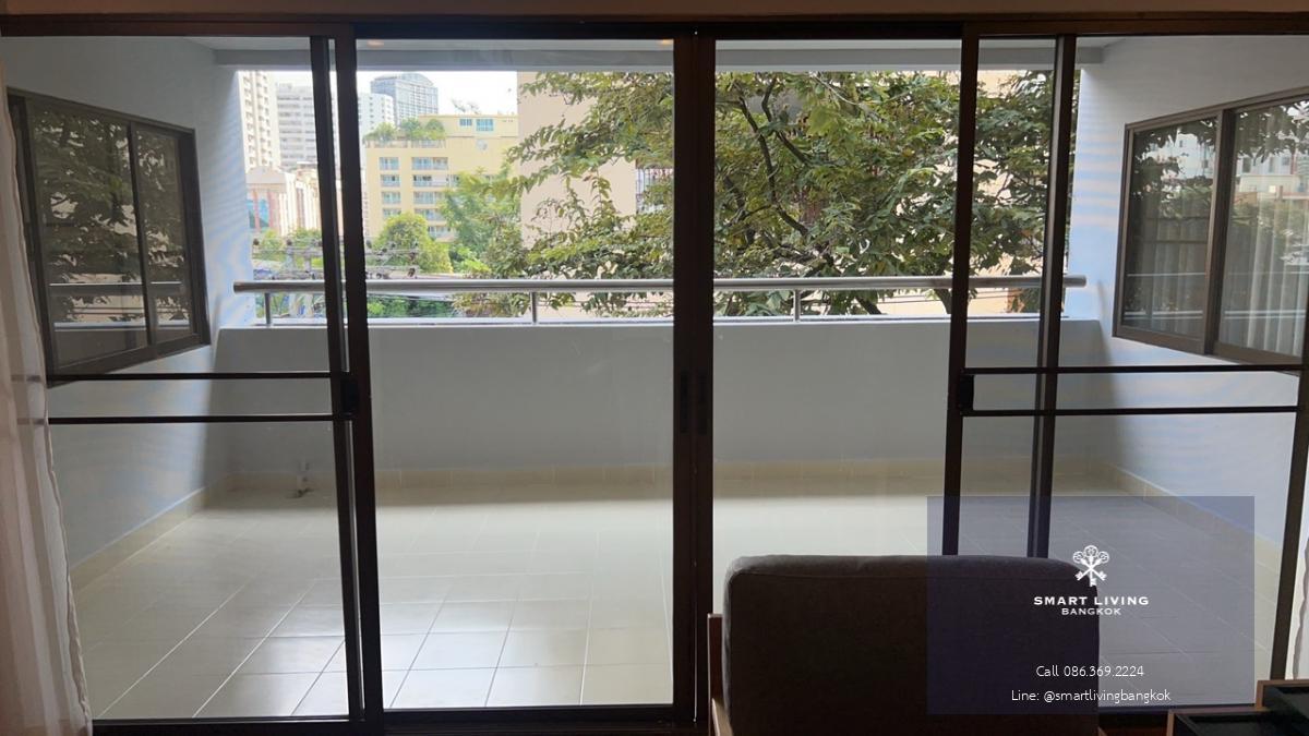 📢👇Newly renovated big size unit, petfriendly no size limit  , big balcony, Located at Sukhumvit 31, near Em district