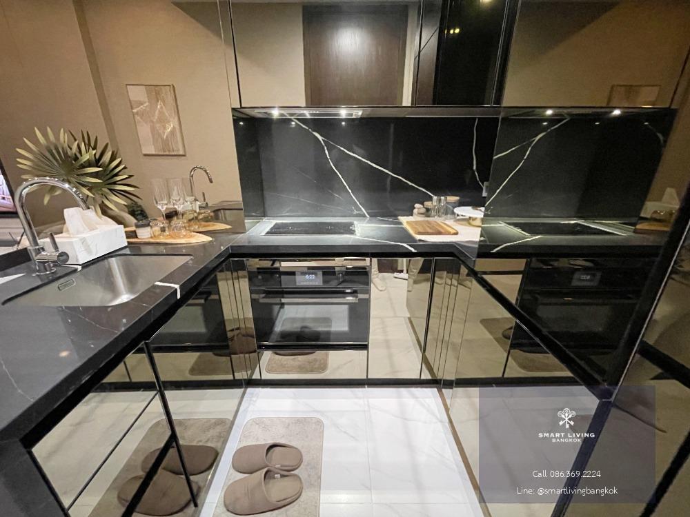 The Esse Sukhumvit 36 for rent! Luxury condominium 1 bedroom fully furnished high floor near BTS Thonglor