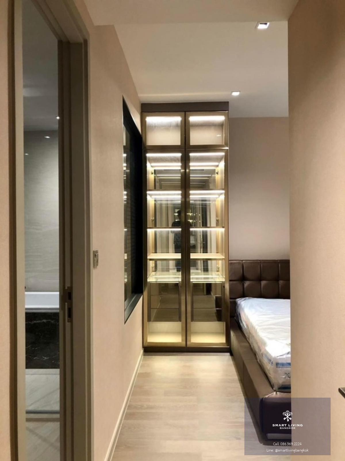 📢👇 Living at Ashton Silom is very worthwhile , reasonable price for 2 beds , modern decoration, unblocked city view, fully furnished, convenient access to multiple transportation routes, close to the BTS and expressways. Ready to move in