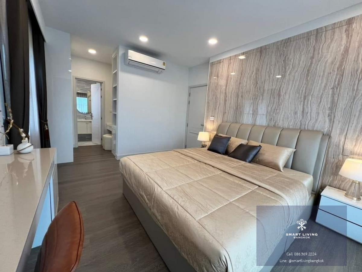 📢👇 The luxury house in good compound and security at Nantawan Rama 9 - New Krungthepkreetha,  located near Brighton International School, Wellington International School, and Suvarnabhumi Airport, fully furnished.