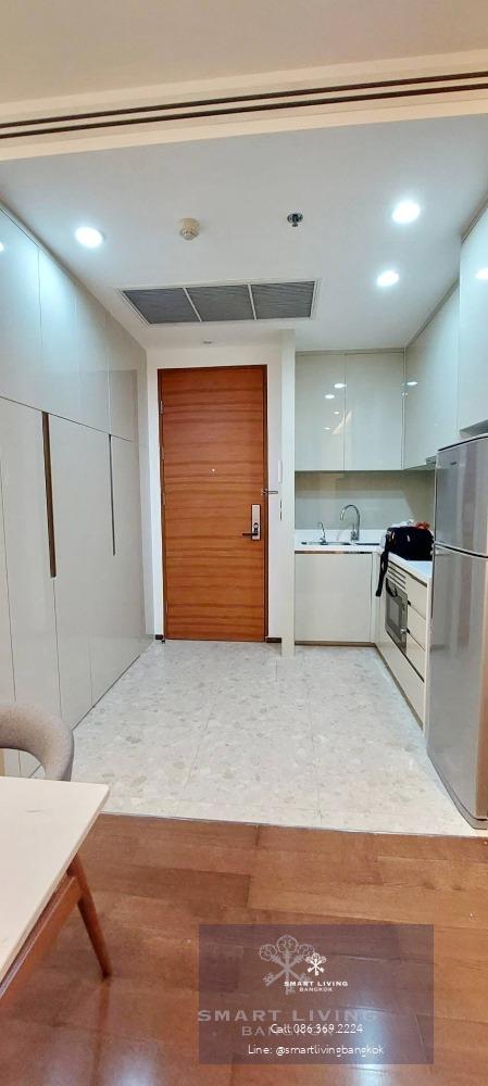 The Address Skv 28, ONLY 55,000 Baht, 5 mins walk to Thonglor or Promphong station. Near Emporium and Emquartier