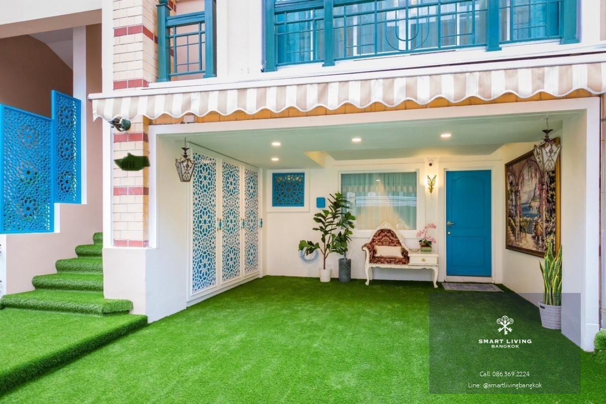 📢👇For rent Baroque Stylish Townhome, 4-story, 4 bedrooms, fully furnished, near  many popular restaurants, close to Central EastVille, easily drive to town , near express way, Available 16 January 25