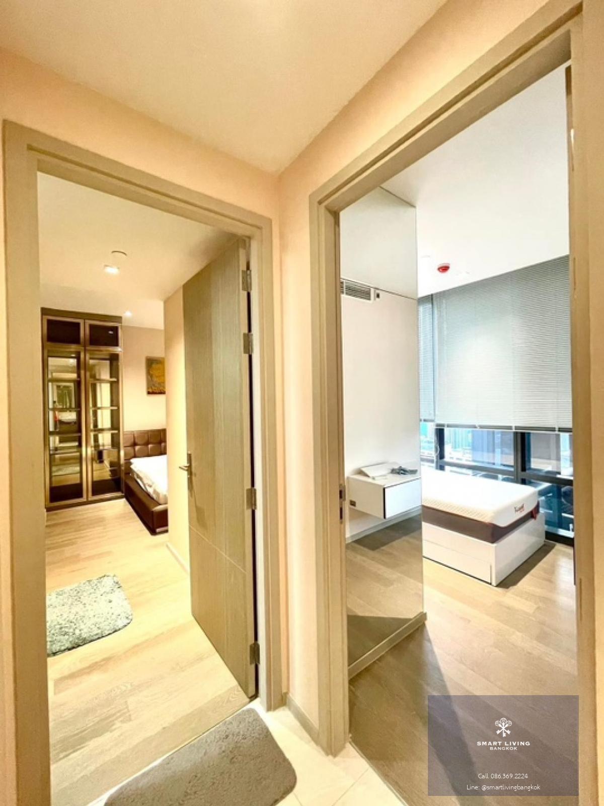 📢👇 Living at Ashton Silom is very worthwhile , reasonable price for 2 beds , modern decoration, unblocked city view, fully furnished, convenient access to multiple transportation routes, close to the BTS and expressways. Ready to move in