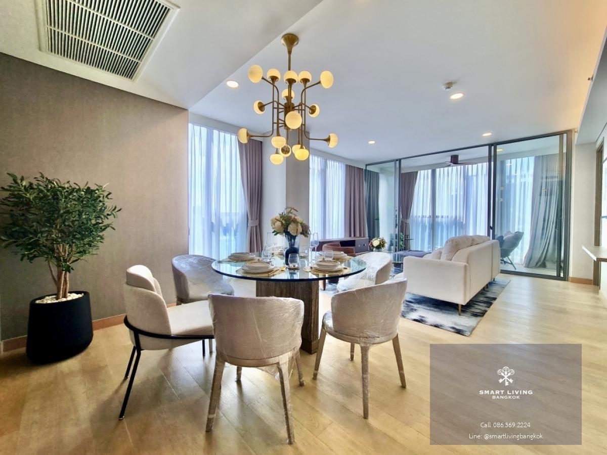 📢👇 Luxurious condominium in the heart of Asoke-Rama 4, conceige service from a world-class hotel , unblocked view, also many special offer such as free transfer expenses etc.