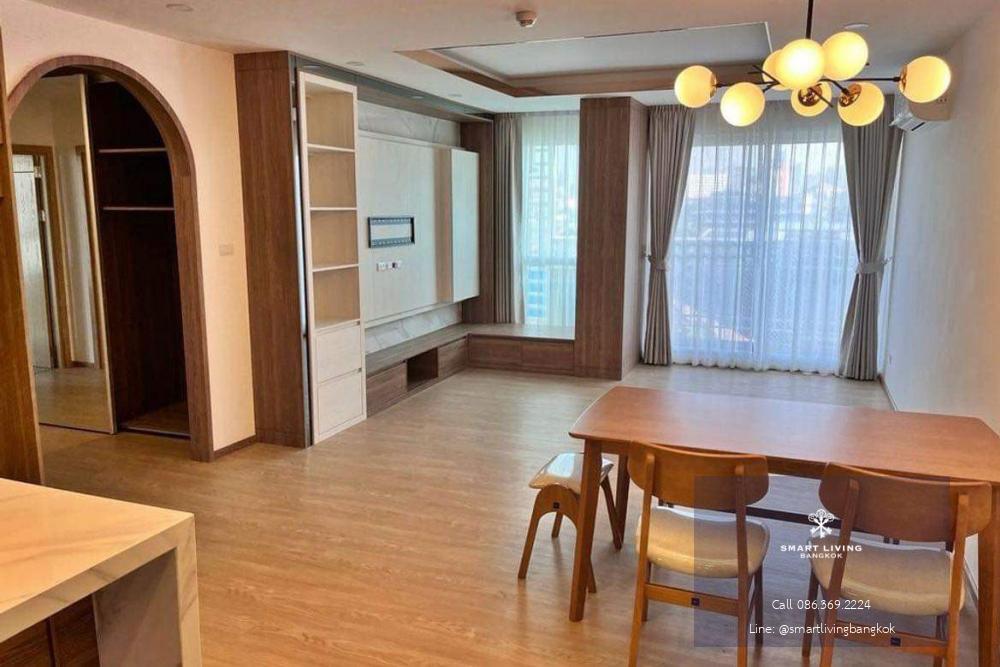 📢👇 Feel like home in the heart of  Sathorn , low rise condo, corner unit with 3 beds 3 balconies , quiet and peaceful , near many restaurants, schools, Lumpini park, convenient transportation , fully furnished