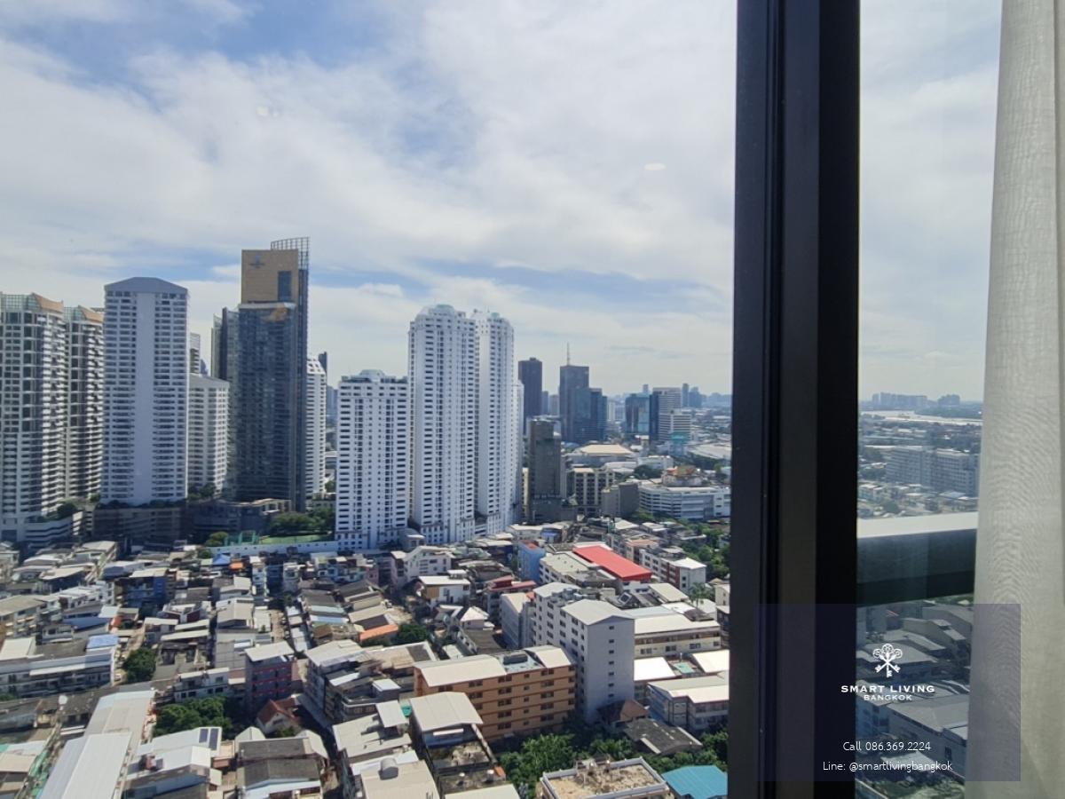 📢👇 Luxurious condominium in the heart of Asoke-Rama 4, conceige service from a world-class hotel , unblocked view, also many special offer such as free transfer expenses etc.