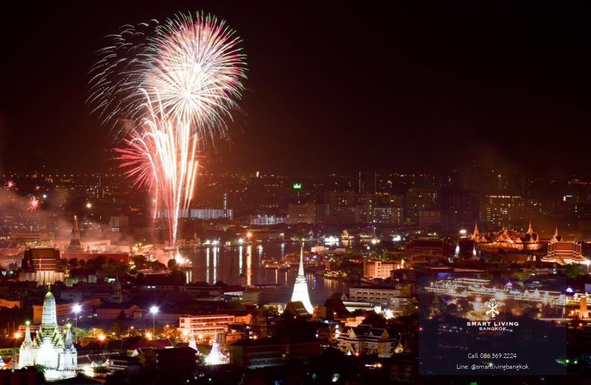 📢👇Corner unit at Villa Sathorn, stunning view at 2 balconies :one side overlooks the curve of the river, Wat Arun, and Rama VIII Bridge, while the other side provides views of Iconsiam, Four Seasons, Asiatique, and the suspension bridge.