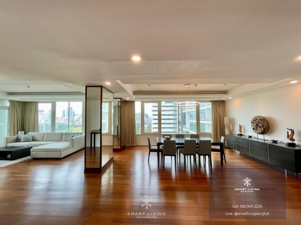 Luxurious condo/4 beds/268 sqm. Spacious living area with city and golf court views, near Lumpini Park. Only 300 meters from BTS. Private lift access to each floor. Rent at 200,000 B.