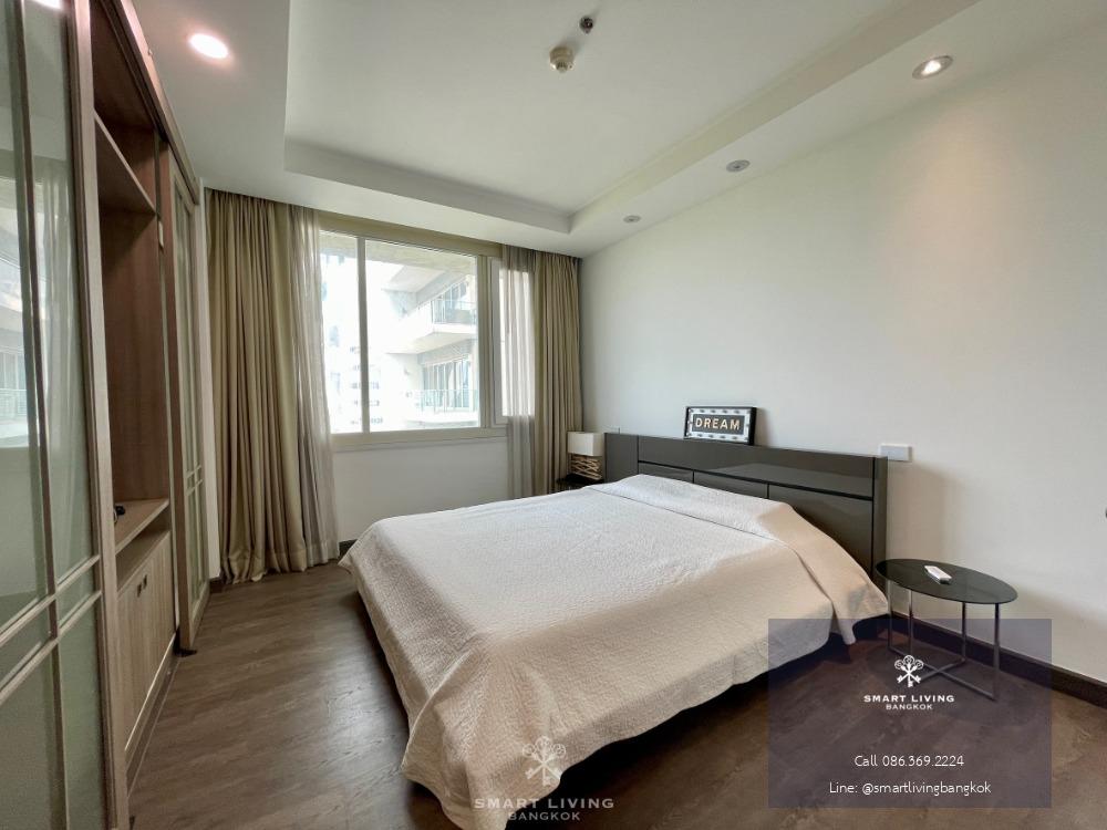 Luxurious condo/4 beds/268 sqm. Spacious living area with city and golf court views, near Lumpini Park. Only 300 meters from BTS. Private lift access to each floor. Rent at 200,000 B.