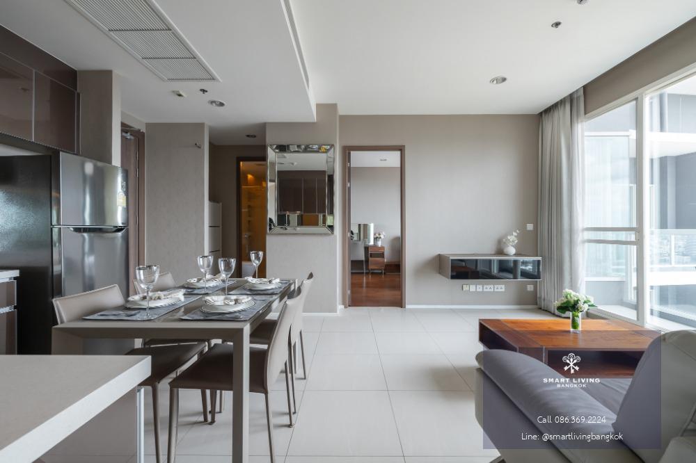 ให้เช่า Menam Residences คอนโดลักซ์ชัวรี่ ขนาด 2 ห้องนอน, เฟอร์นิเจอร์ครบ พร้อมเข้าอยู่, ชั้นสูง วิวแม่น้ำเจ้าพระยา, ใกล้ BTS สะพานตากสิน