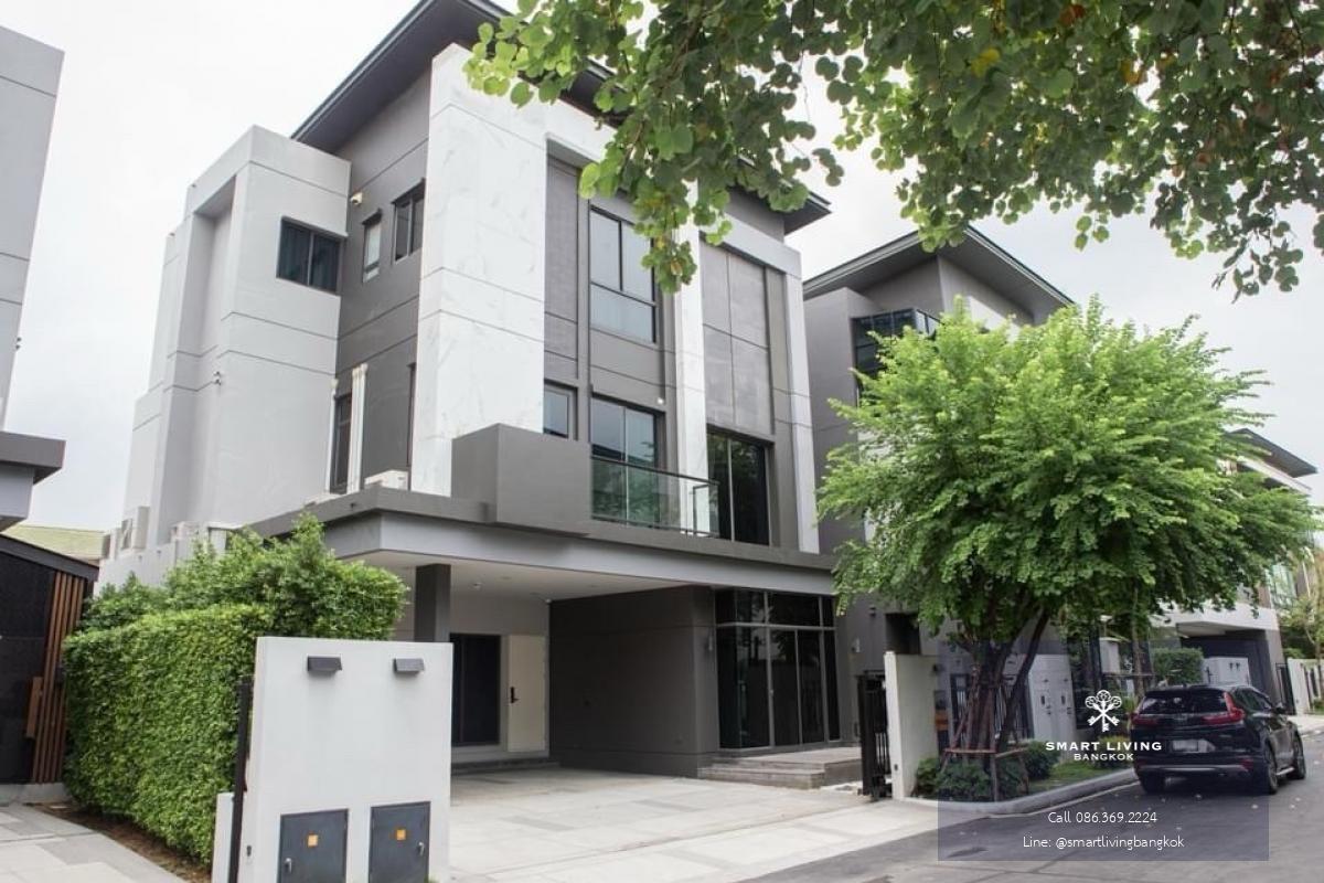 3-Story House at The Gentry Ekkamai-Ladprao
this house offers multiple access routes, connecting to Pradit Manutham Road, Ladprao, Thonglor, Ekkamai, Rama 9, and Phetchaburi Road, near the entry/exit of the Ramintra-At Narong Expressway and close to Centr