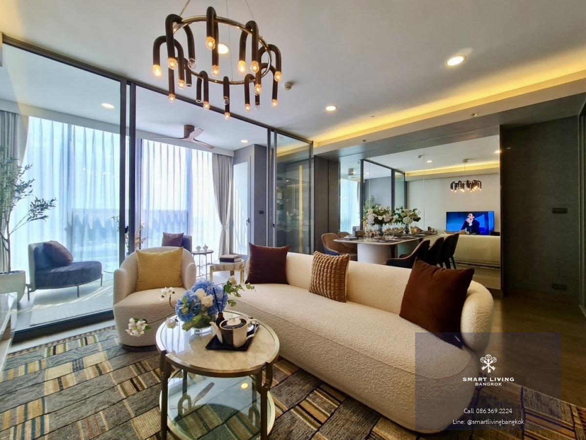 📢👇Luxurious condominium in the heart of Asoke-Rama 4, conceige service from a world-class hotel , also many special offer such as free transfer expenses etc.