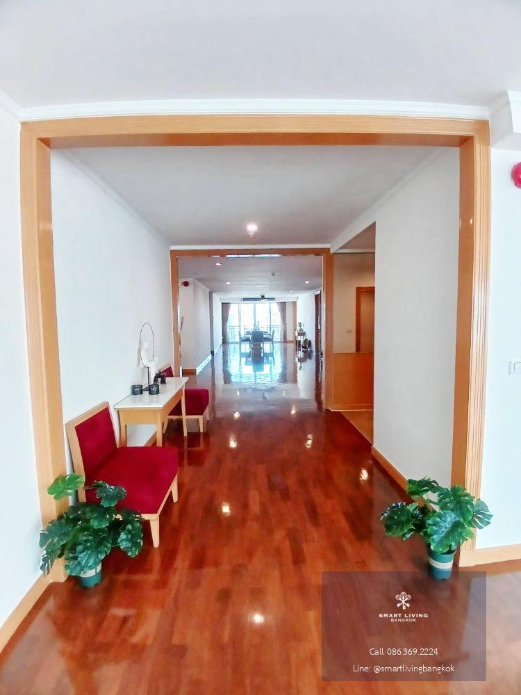 For Rent 4Bedroom huge unit behind Emphere near phromphong ready to move in