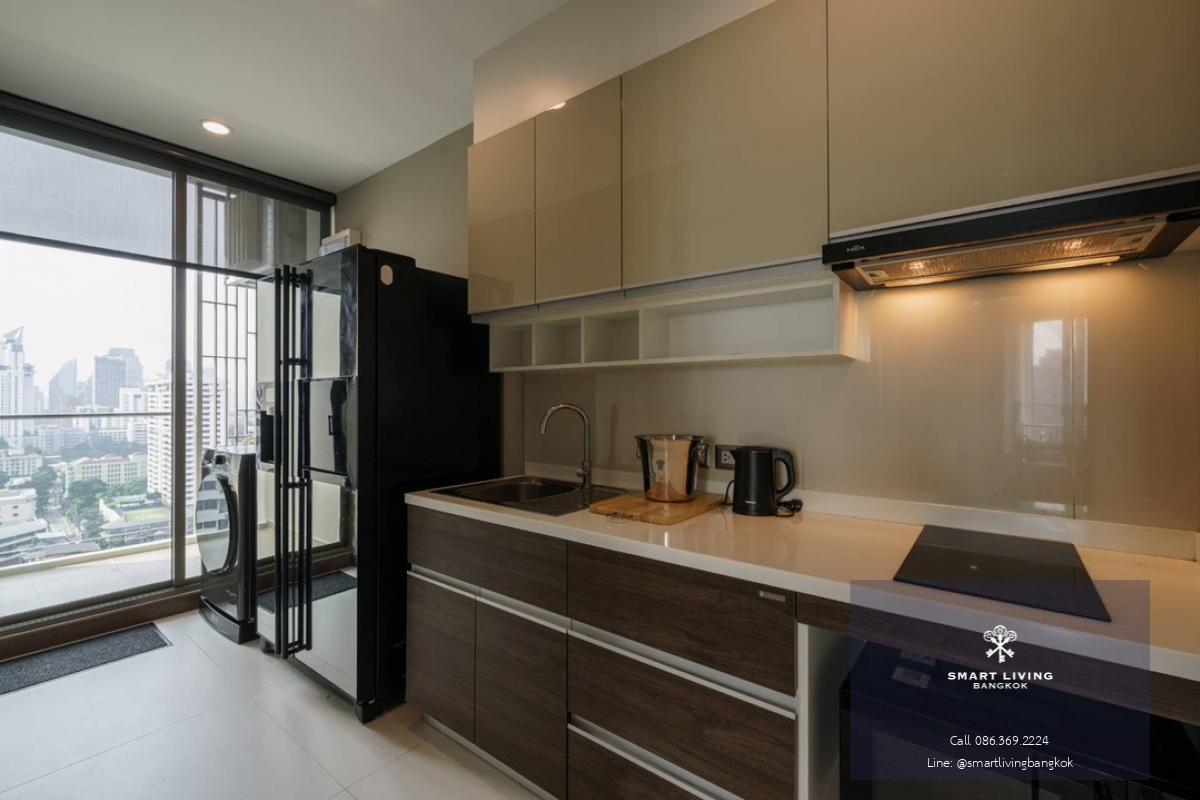 📢👇Living in the center of Bangkok, close to Em district: Emporium, EmQuartier, Emsphere, IKEA. 2 bedrooms corner unit near BTS Phromphong, unblocked view